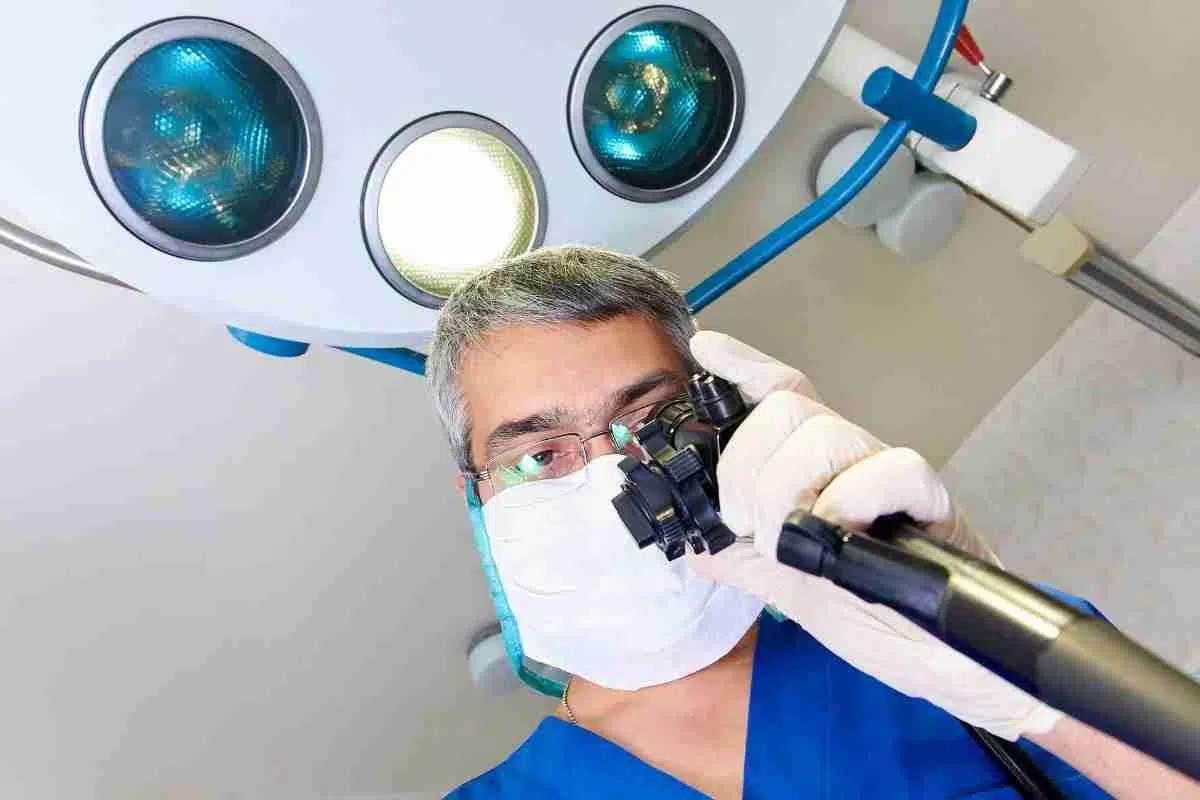 cirurgia-endoscopica-na-coluna-em-goiania