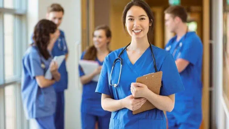 Cursos para estudante de medicina vale a pena fazer durante a faculdade