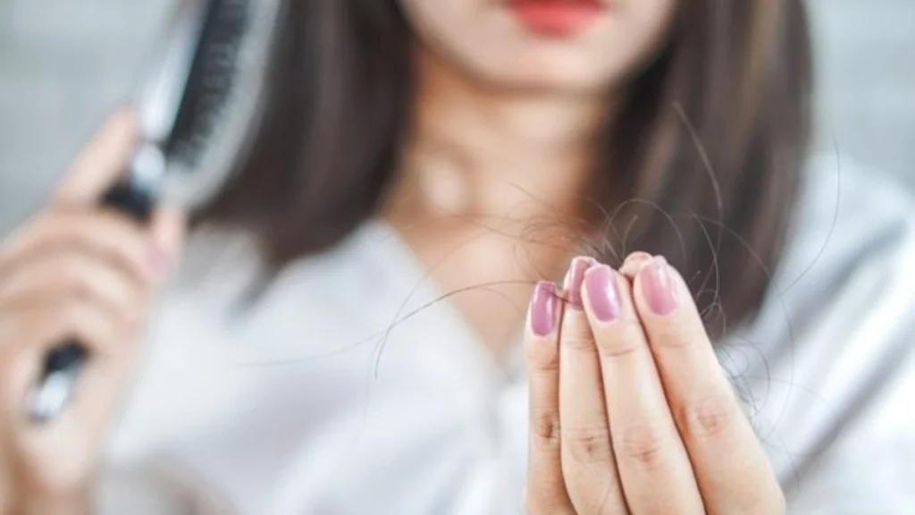 alopecia-dra-lorena-dourado-revista